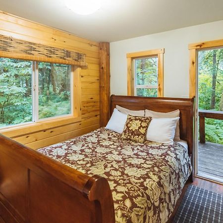 Bella Coola Grizzly Tours And Resort Hagensborg Екстериор снимка