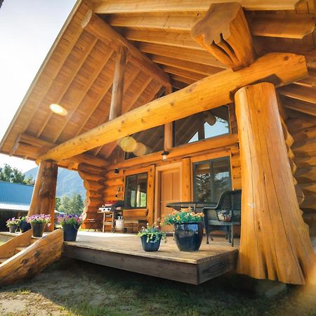 Bella Coola Grizzly Tours And Resort Hagensborg Екстериор снимка