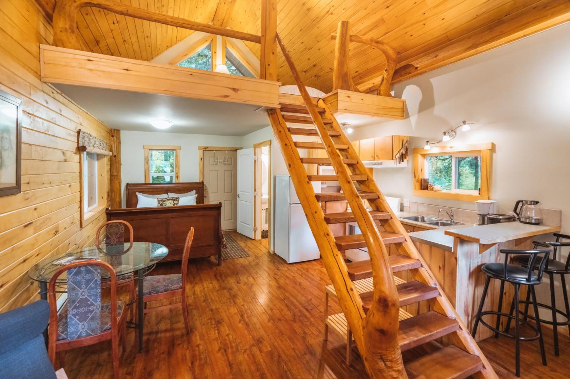 Bella Coola Grizzly Tours And Resort Hagensborg Екстериор снимка