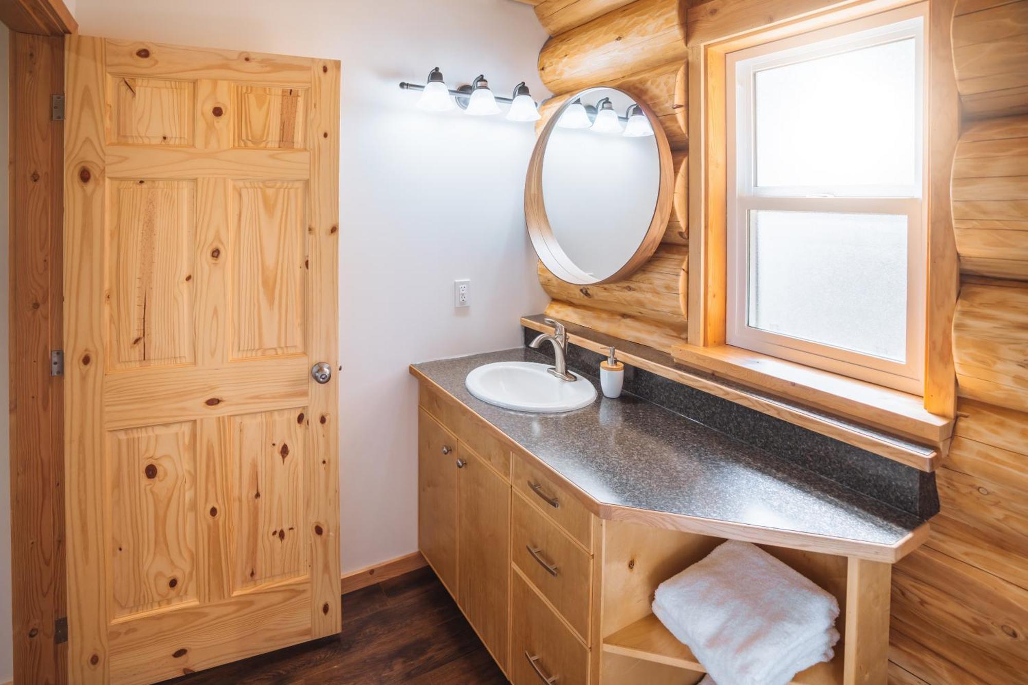 Bella Coola Grizzly Tours And Resort Hagensborg Екстериор снимка