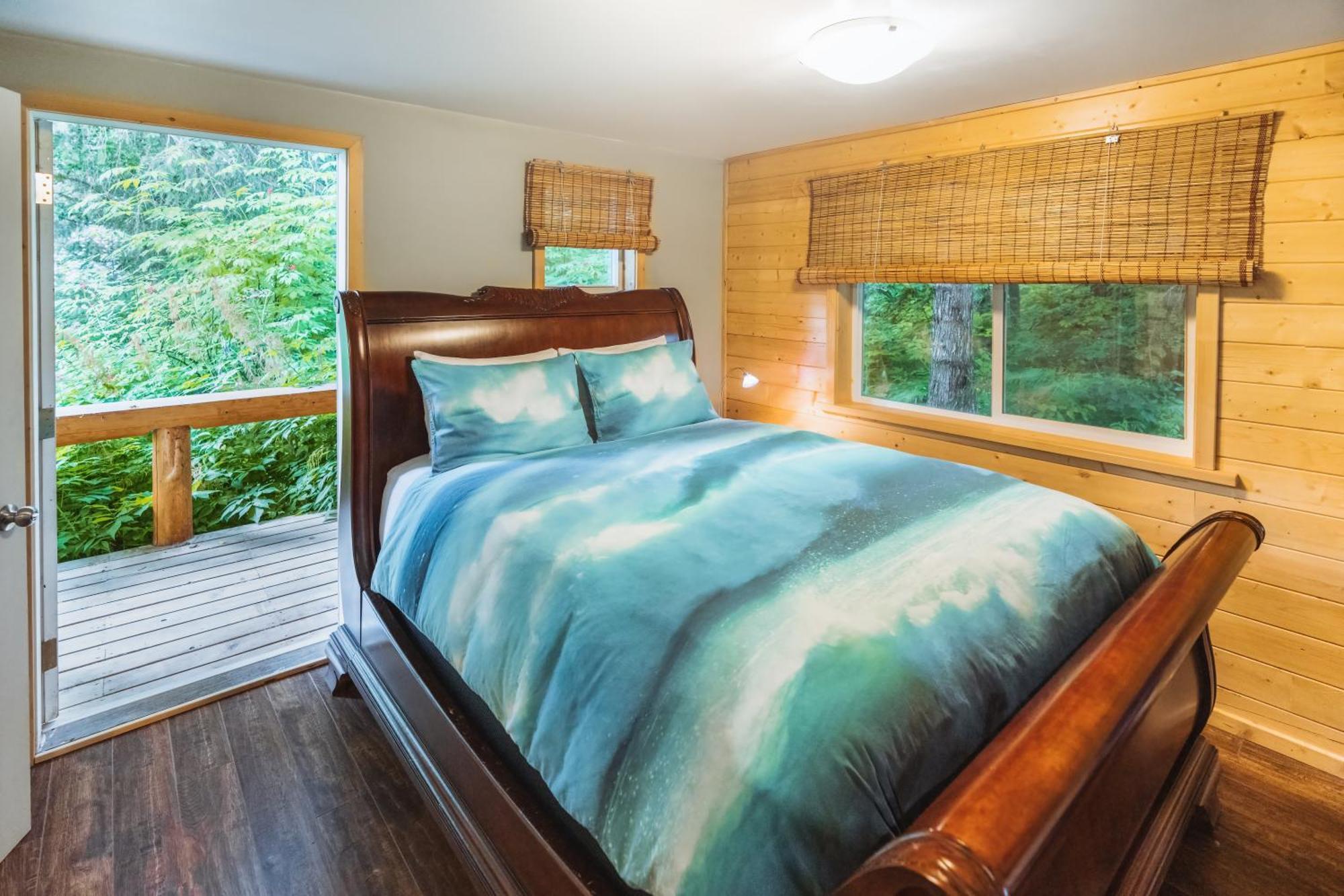 Bella Coola Grizzly Tours And Resort Hagensborg Екстериор снимка