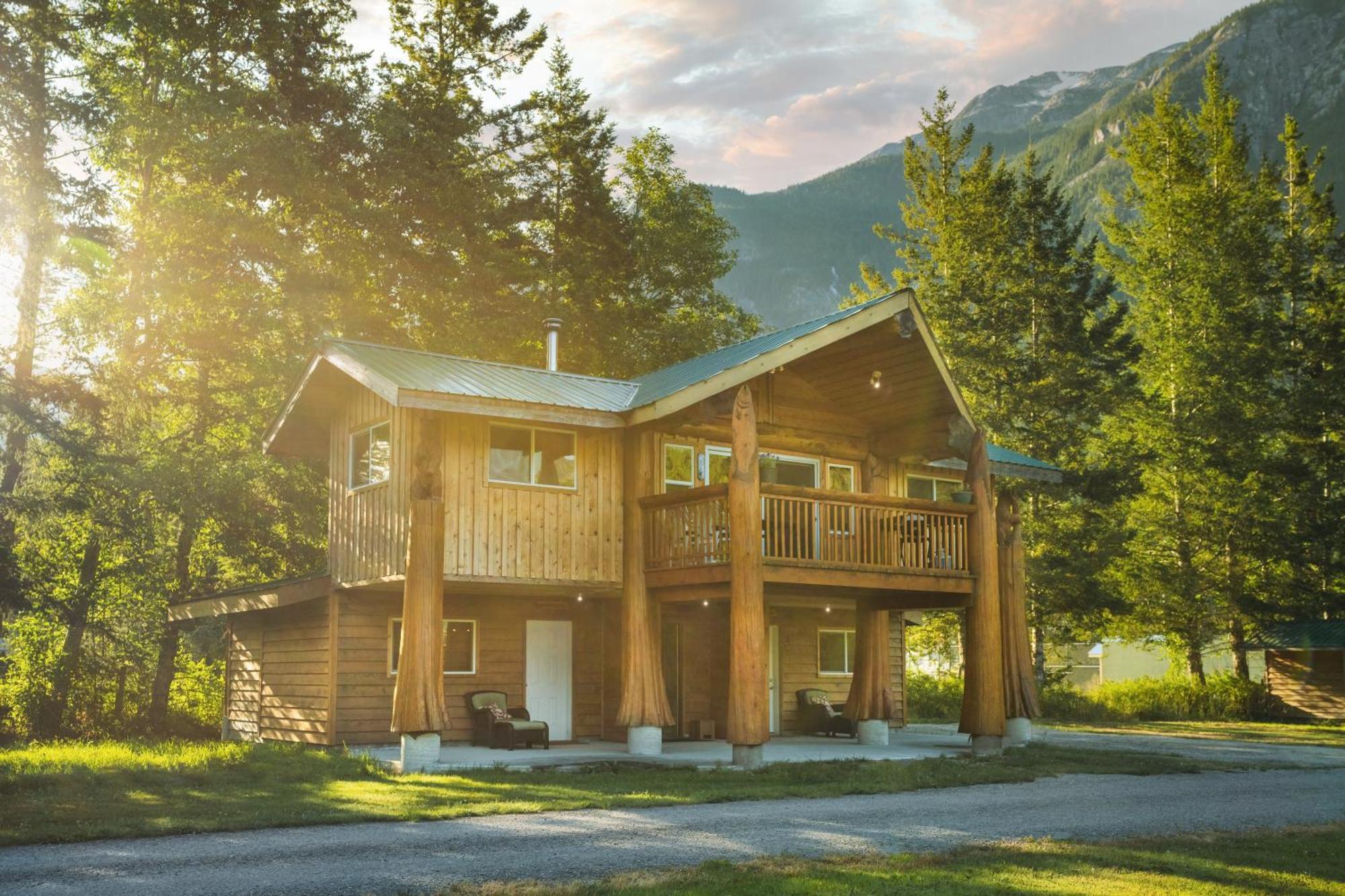 Bella Coola Grizzly Tours And Resort Hagensborg Екстериор снимка