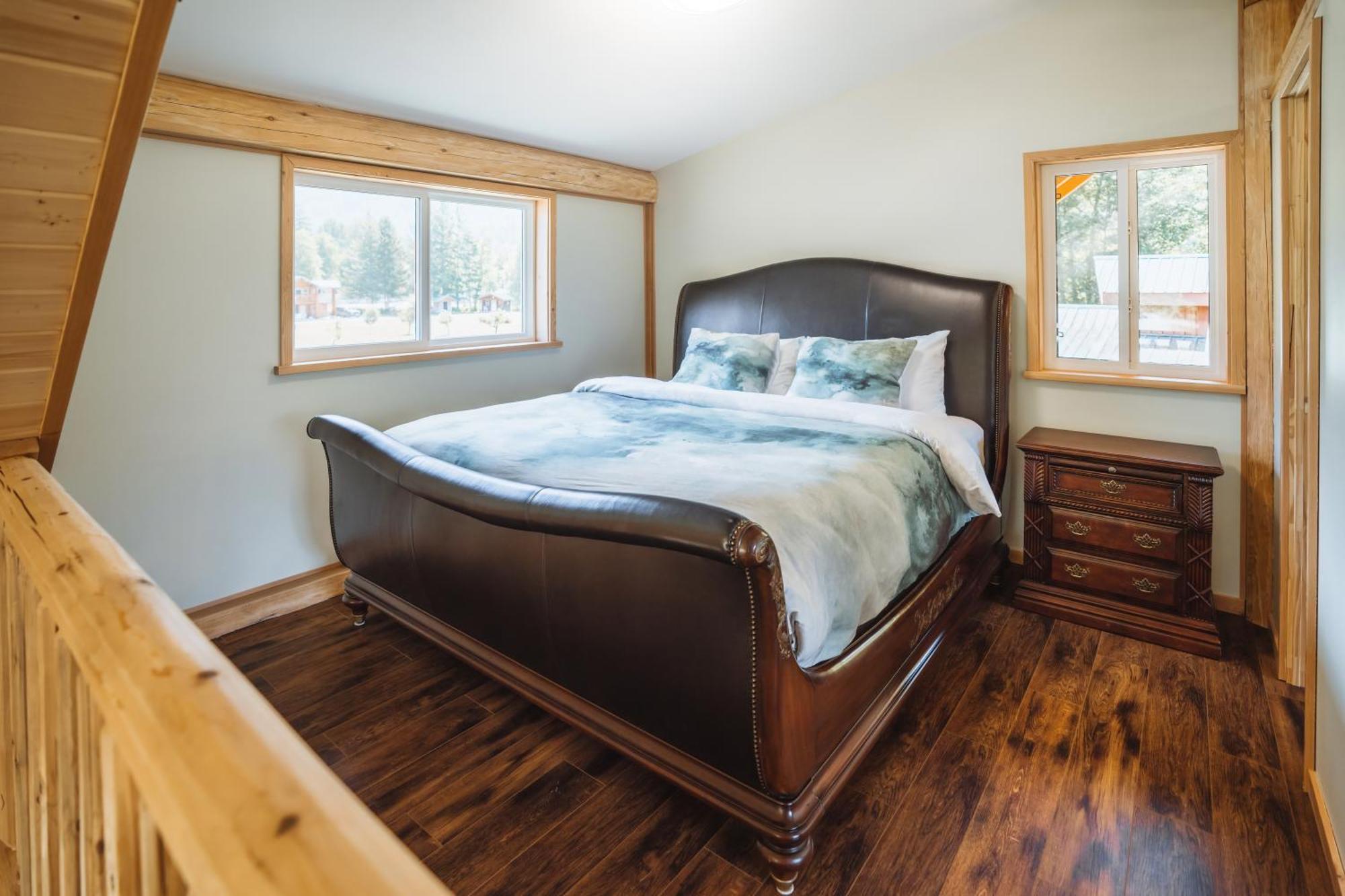 Bella Coola Grizzly Tours And Resort Hagensborg Екстериор снимка