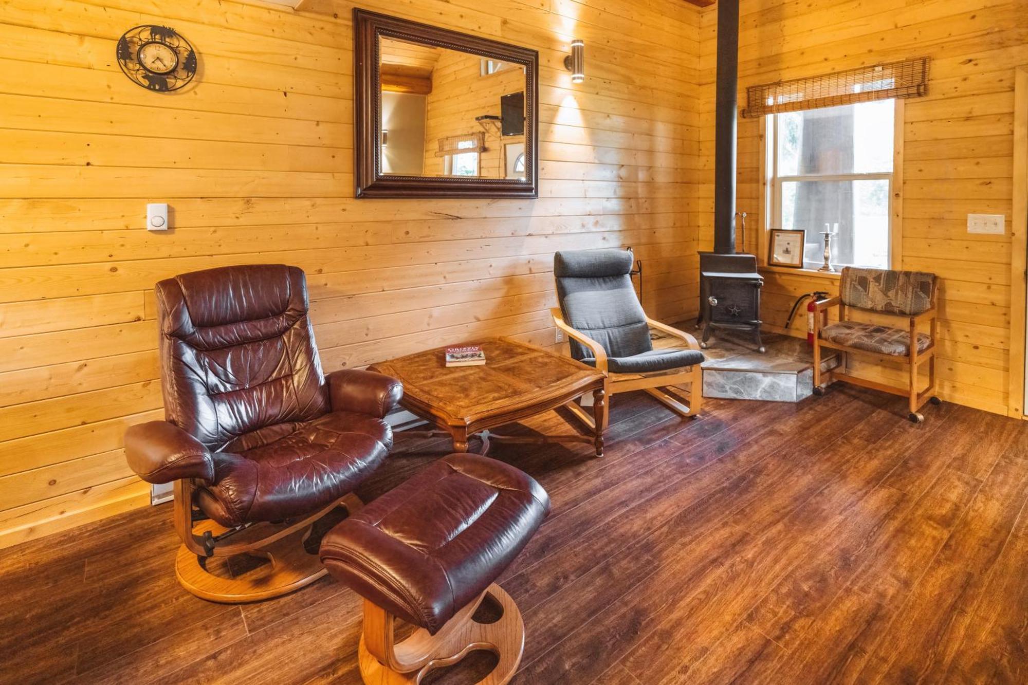 Bella Coola Grizzly Tours And Resort Hagensborg Екстериор снимка