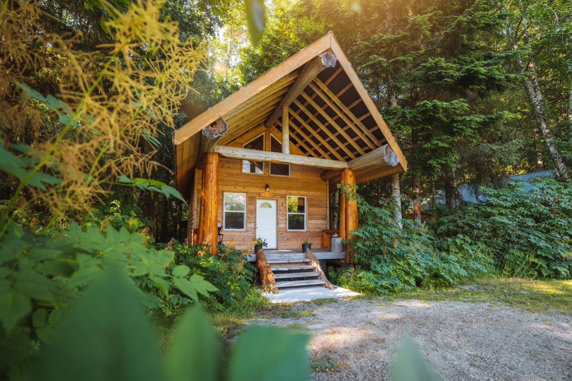 Bella Coola Grizzly Tours And Resort Hagensborg Екстериор снимка