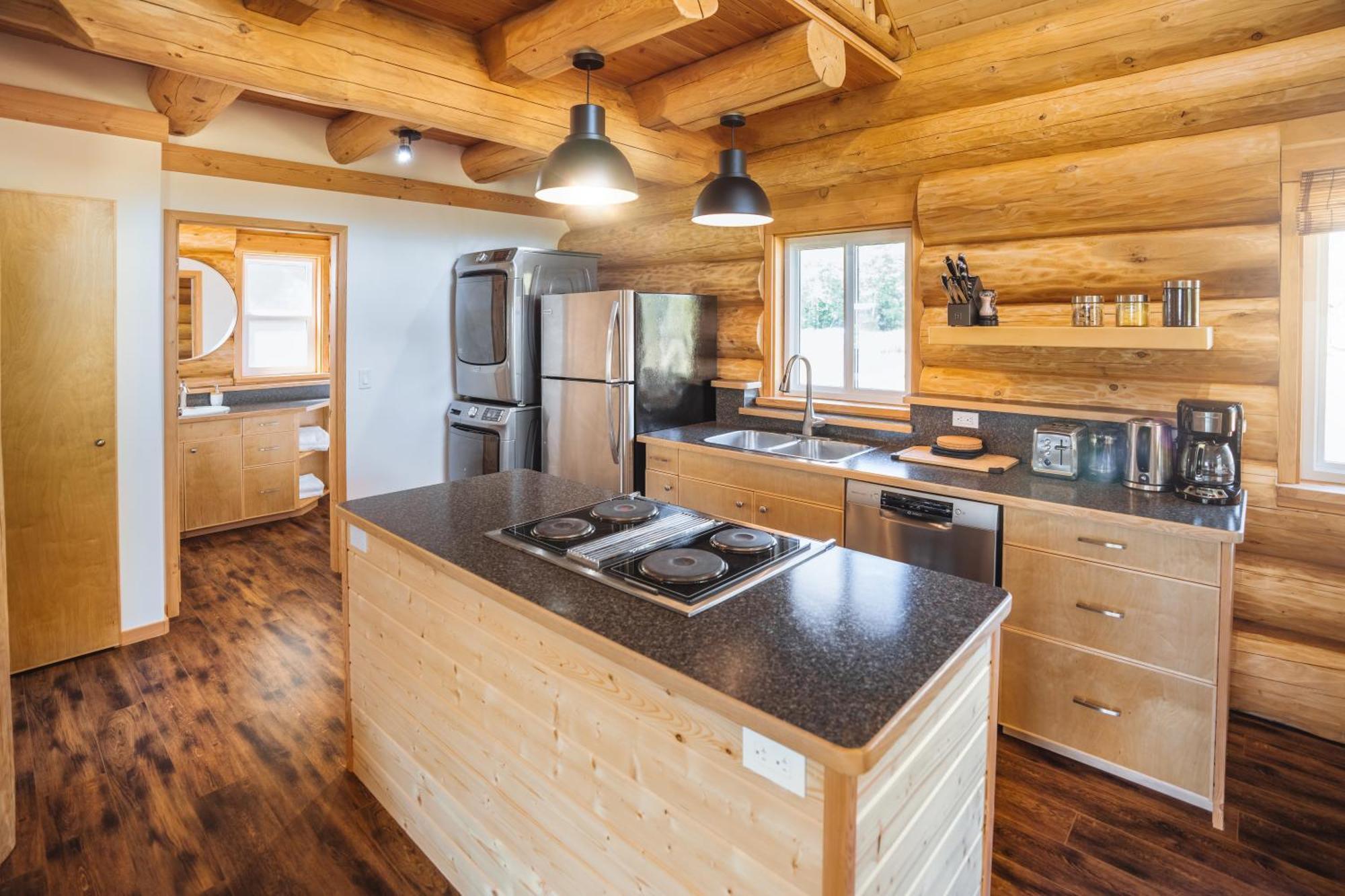 Bella Coola Grizzly Tours And Resort Hagensborg Екстериор снимка